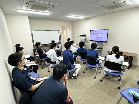 RRSって？ それは・・・患者さんの状態が重篤になる前に早期に介入しよう！というシステムです